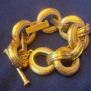 Gorgeous Julie Vos Cannes Demi-Link Bracelet-toggle closure and Julie Vos box.